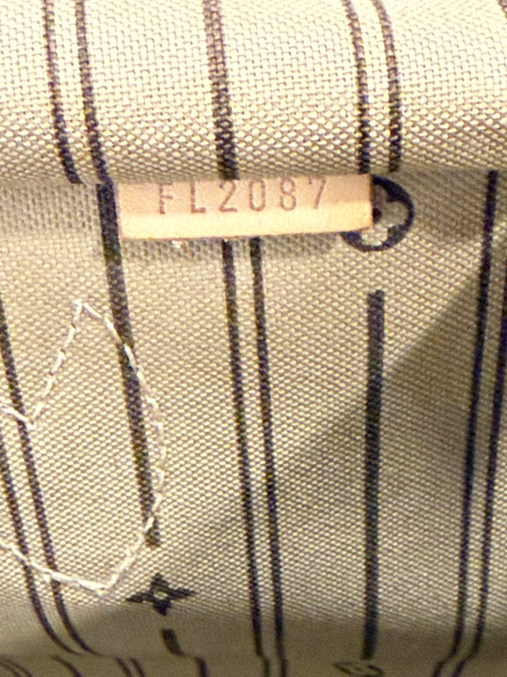 Louis Vuitton Neverfull  Gm Monogram Tote - Picture 9 of 9